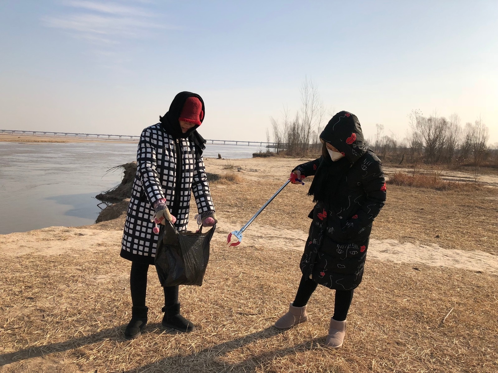 湿地公园环保志愿活动4.jpg 湿地公园环保志愿活动4.jpg